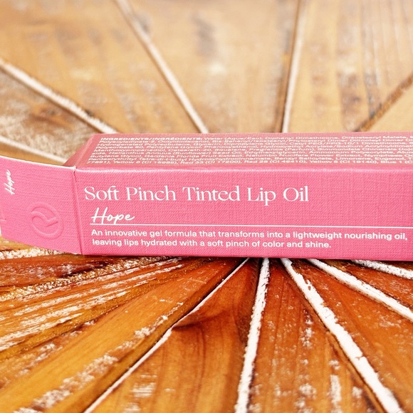 NWT Rare Beauty Soft Pinch Tinted Lip Oil - Pink - Picture 5 of 6